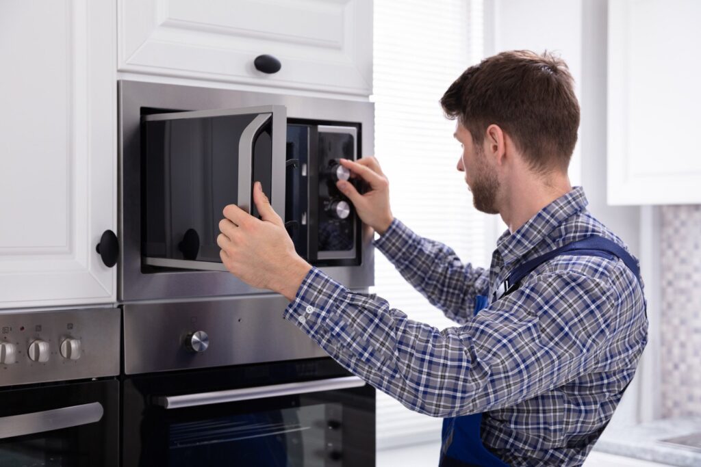 Expert Microwave Repair Services in Edmonton: Keeping Your Kitchen Running Smoothly